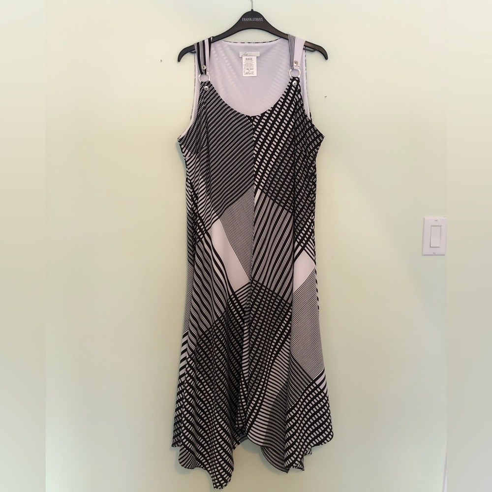 Zoe black and white dress